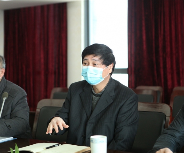 嘉兴市政协副主席马玉华来尊龙凯时丝绸集团调研工作