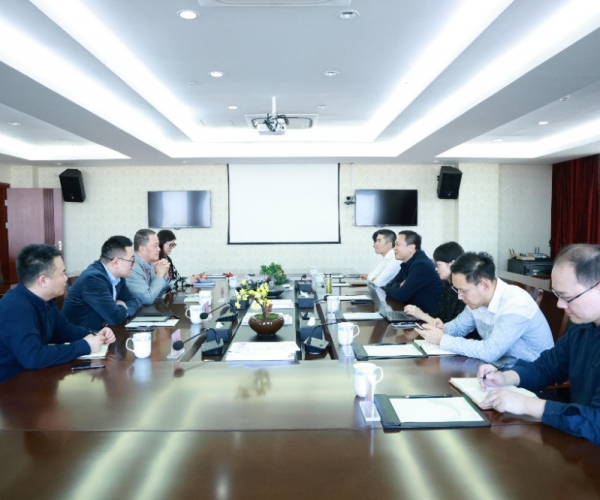 嘉兴经济技术开发区管委会钱慧副主任率队来访