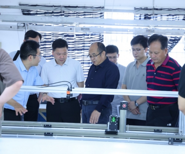 “女装单件流柔性智造关键技术及其产业化应用”成果鉴定