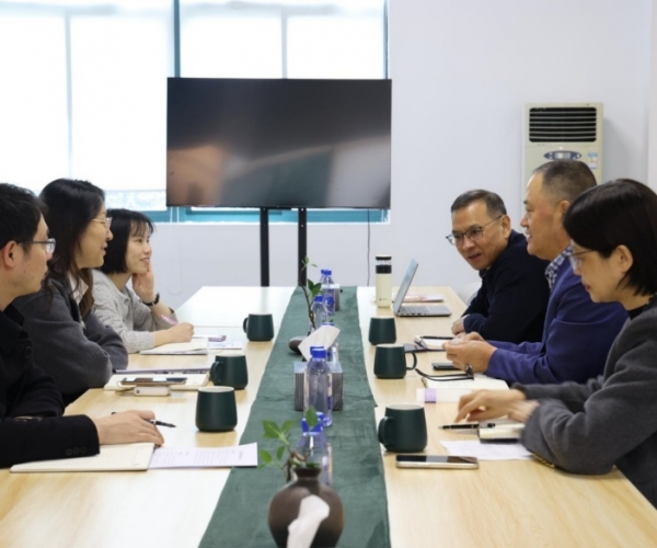 关心关怀落实处，，，，，，，，政企同心谋发展